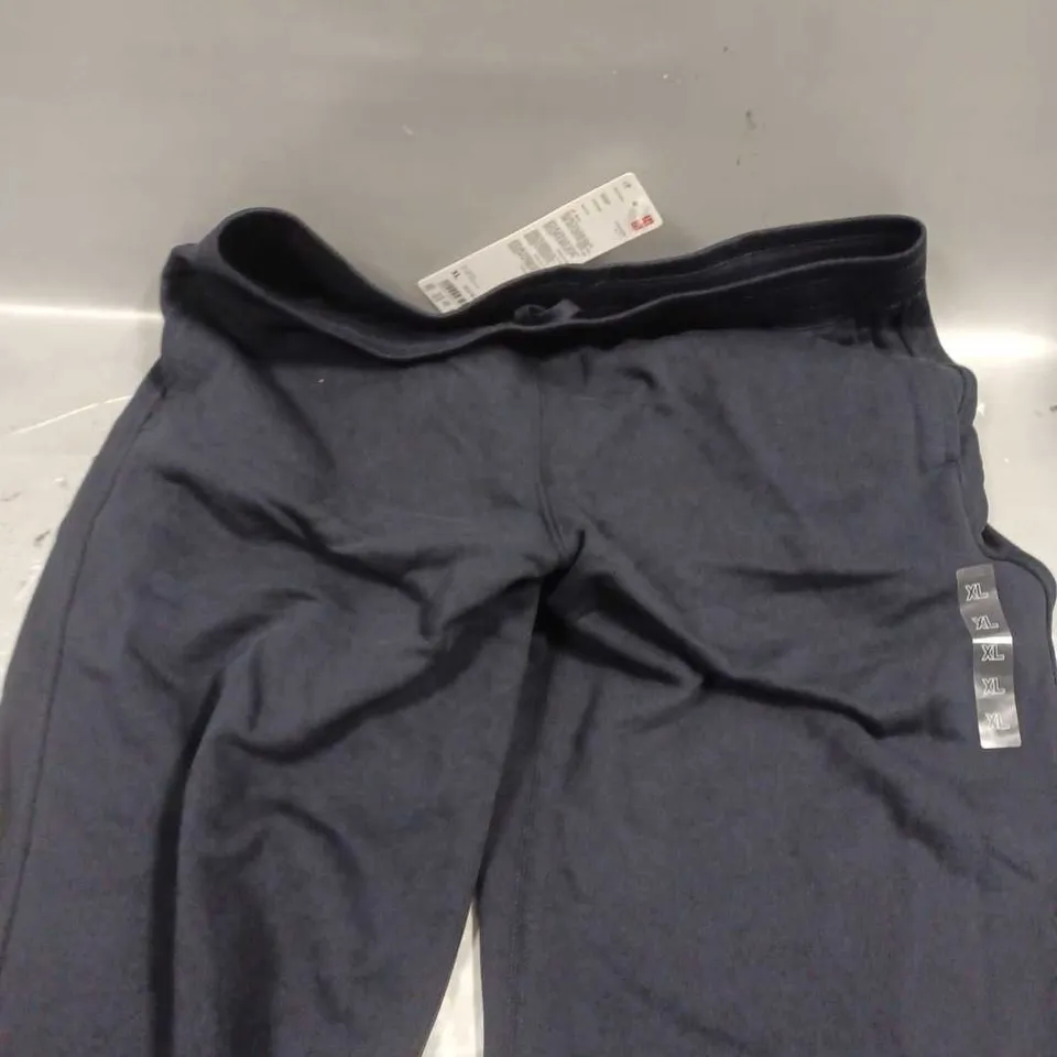 UNIQLO SWEATPANTS IN NAVY - XL