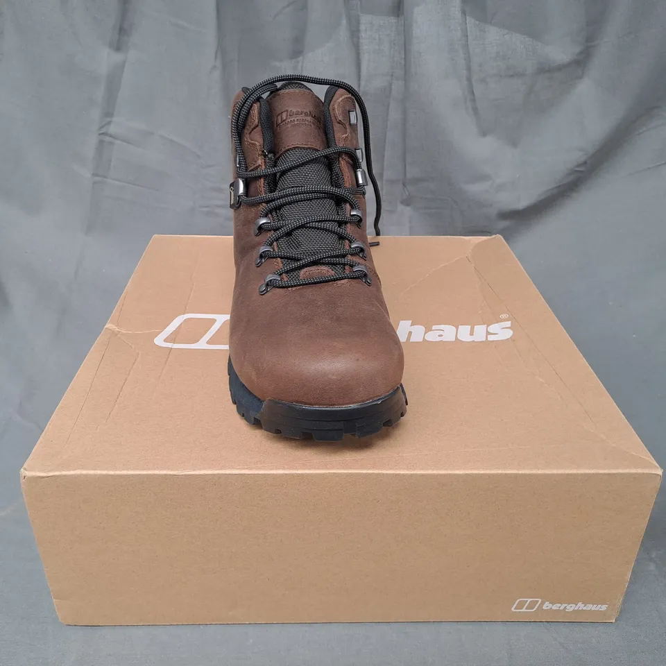 BOXED PAIR OF BERGHAUS HILLWALKER II GTX TECH BOOTS IN BROWN UK SIZE 11