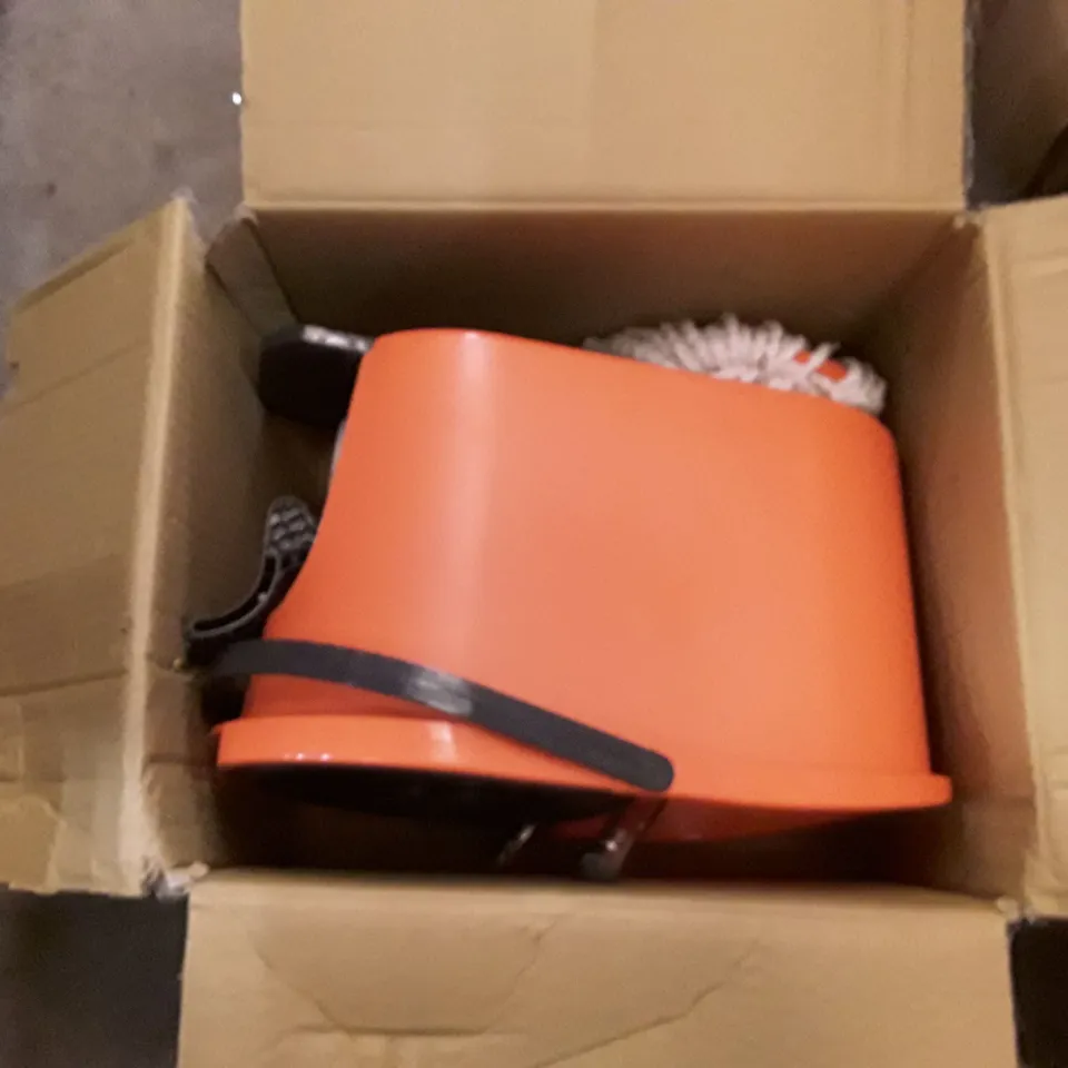 BOX TO CONTAIN 1 MACROMAX SPIN MOP BUCKET WITH PEDAL