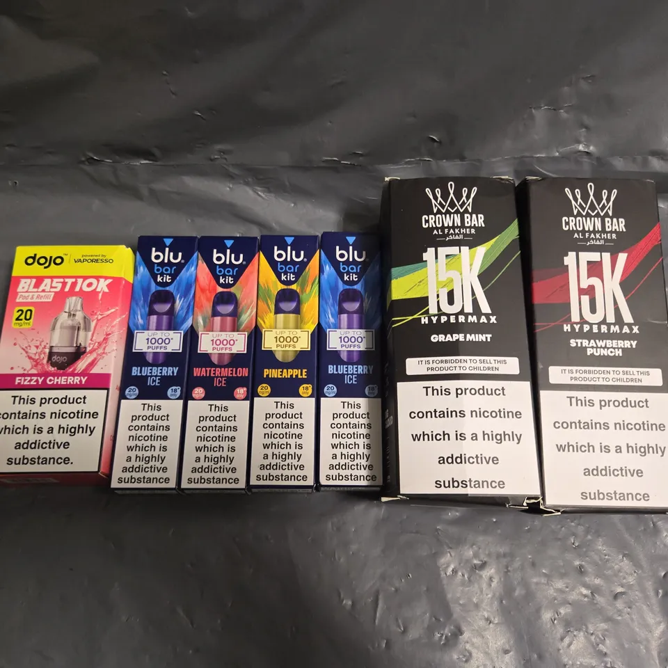 APPROXIMATELY 25 ASSORTED E-CIGARETTE & VAPING ITEMS IN VARIOUS BRANDS 