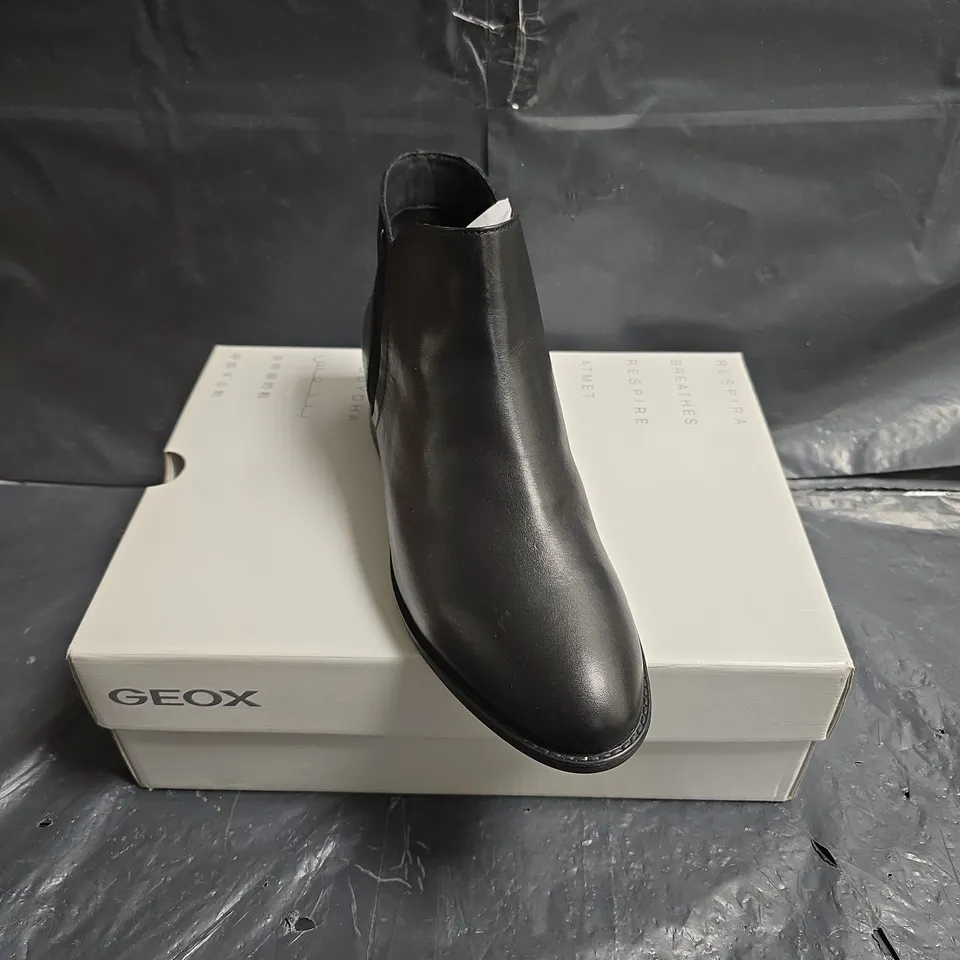 GEOX D FELICITY RESPIRA BLACK ANKLE BOOTS – UK 6 (US 9) – BOXED