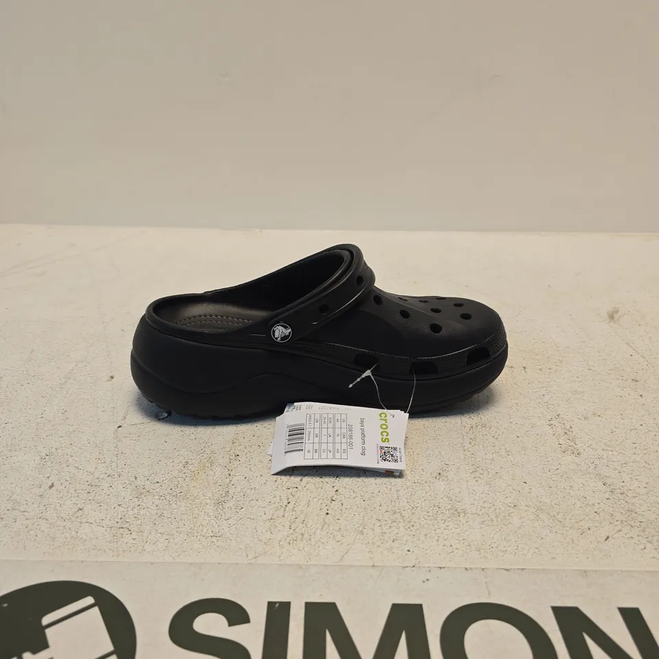 CROCS BAYA PLATFORM CLOG – BLACK, WOMEN’S UK 7 (US W9, EU 39-40)