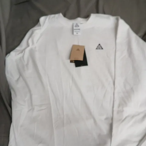 NIKE ACG DRI-FIT WHITE T-SHIRT β LOOSE FIT β SIZE S