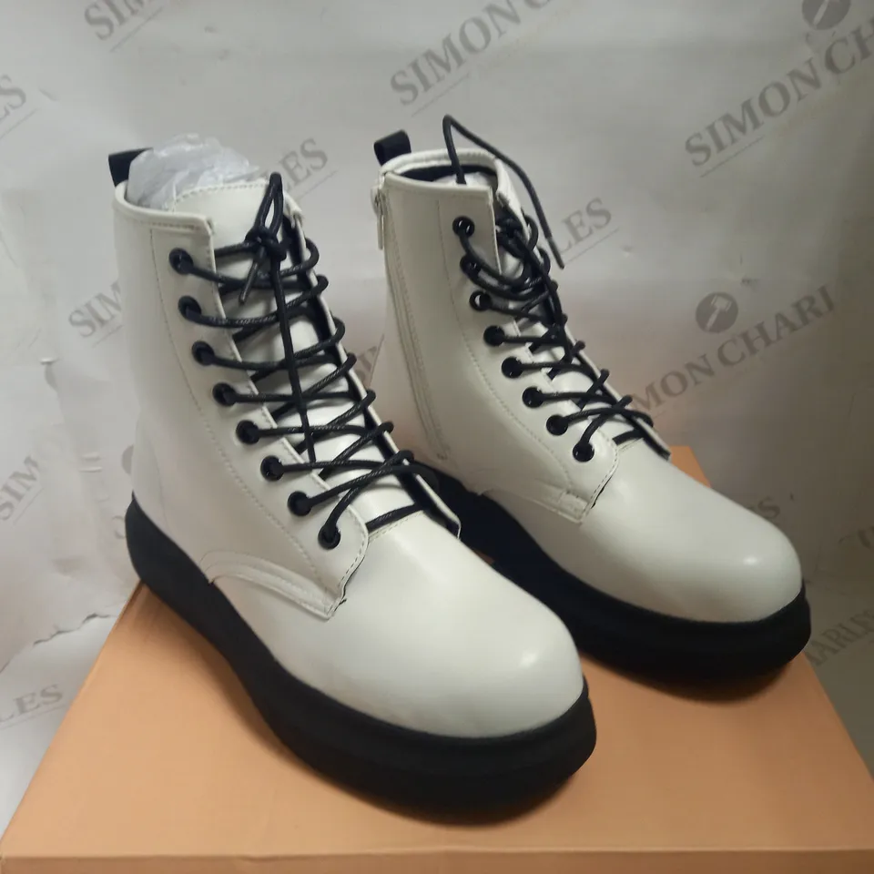 KOI VEGAN TAMREL VICE WHITE LACE UP BOOTS - SIZE 6