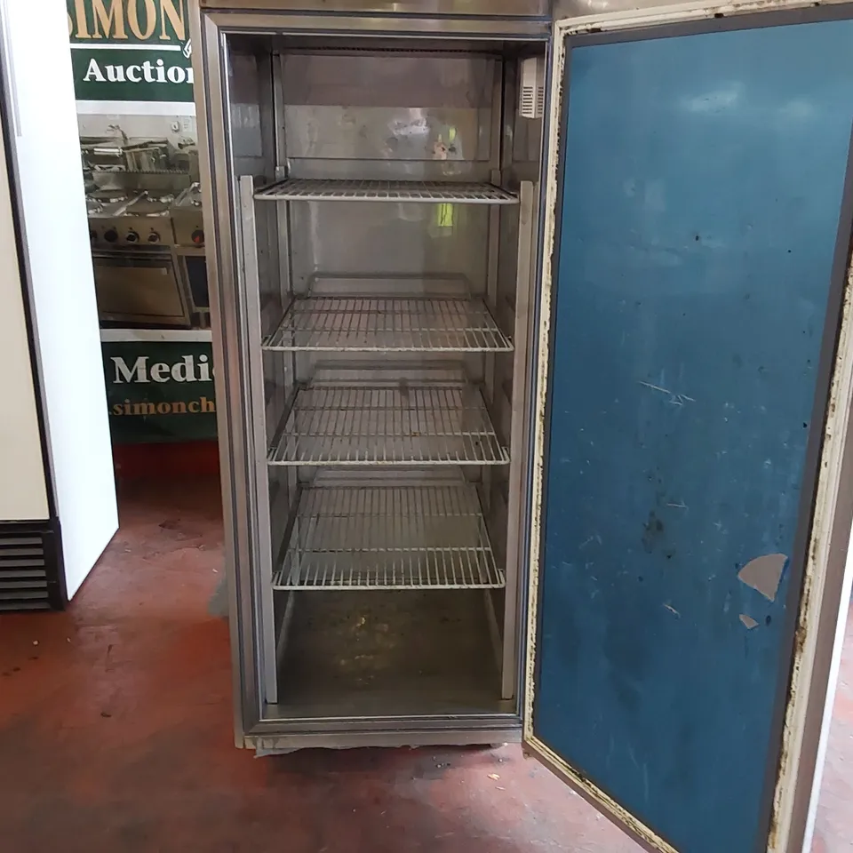 LTH HO 700 DEM COMMERCIAL FRIDGE 