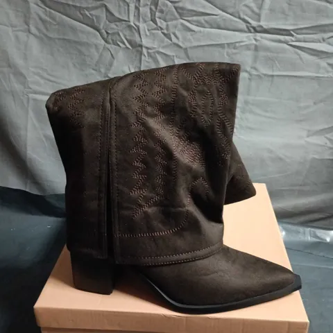 BOXED PAIR OF SIMMI LISTON-1 BROWN SUEDE BOOTS, UK 4 (EU 37, US 6)