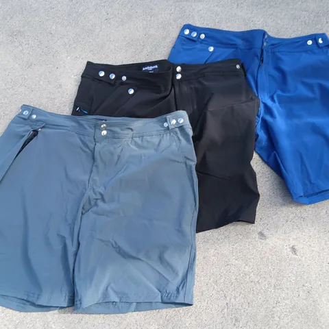APPROXIMATELY 300 ITEMS OF ASSORTED AQUANAUTIA CLOTHING