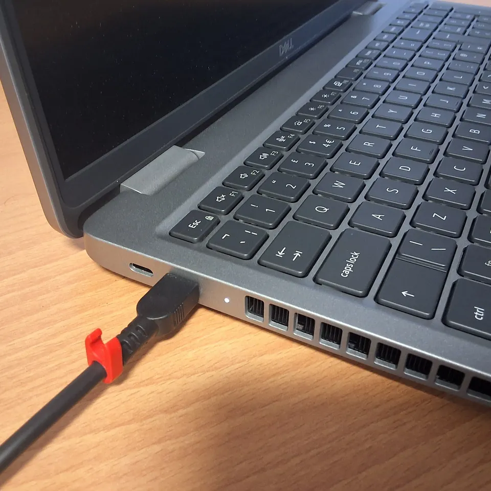 DELL LATITUDE 5550 INTEL VPRO ENTERPRISE LAPTOP IN SILVER