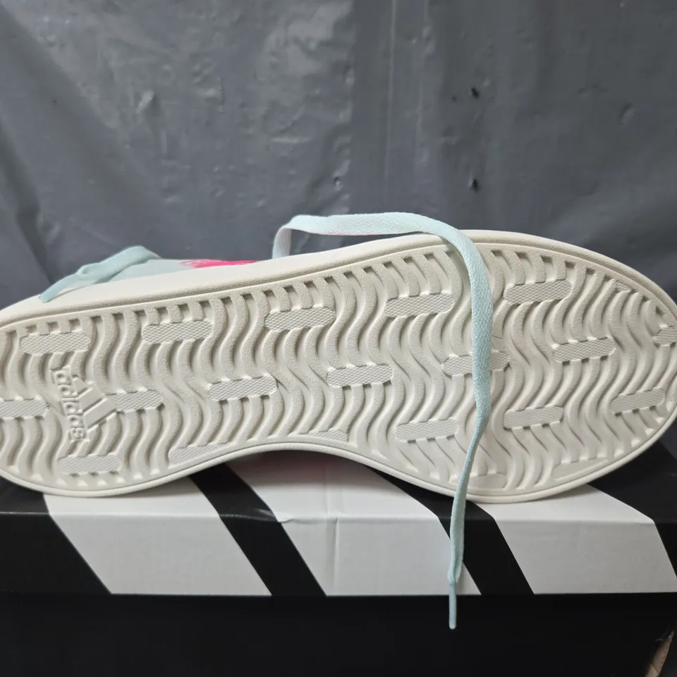BOXED PAIR OF ADIDAS VL COURT 3.0 TRAINERS IN SKY BLUE/PINK - UK 8