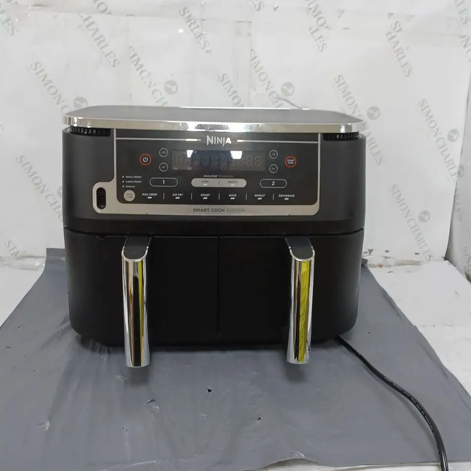 BOXED NINJA FOODI MAX DUALZONE AIR FRYER IN BLACK