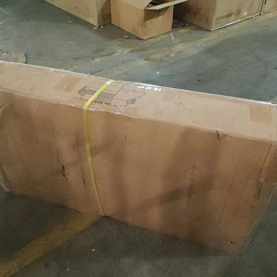 SOFA PARTS FROM MODEL LHMSF07 IN BLACK - 1 BOX