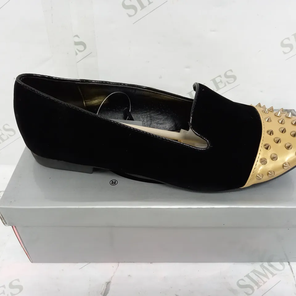 FLAT HEELED SHOE BLACK VELEVET GOLD SPIKEY TOE SIZE 6