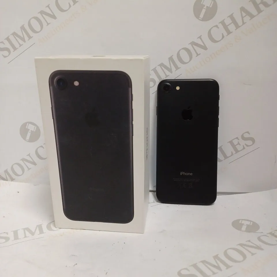 BOXED APPLE IPHONE 7 (A1778)