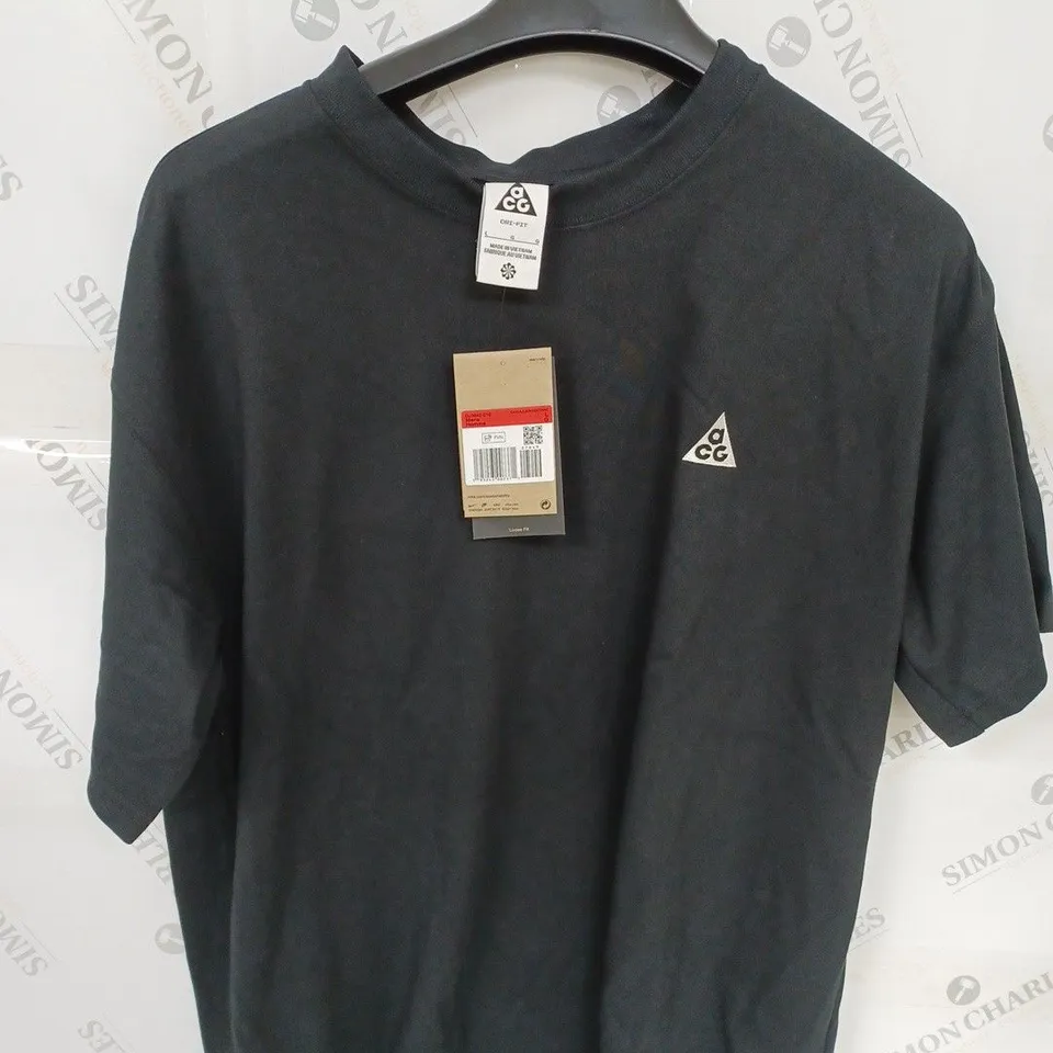 NIKE CASUAL LOGO T-SHIRT SIZE L