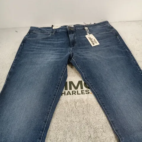 WRANGLER JEANS β AIRBLUE DENIM, MEN'S W36/L32 (BODY BESPOKE)
