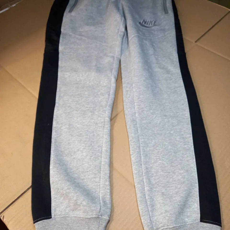 NIKE GREY MARL/LOGO JOGGERS - MEDIUM