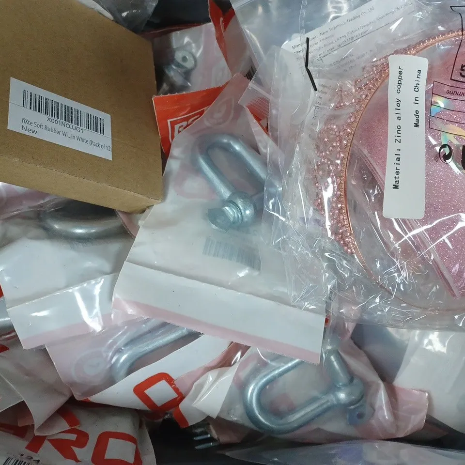 APPROXIMATELY 20 ASSORTED HOUSEHOLD ITEMS TO INCLUDE PLASTIC STRAWS, ACRYLIC MARKERS, ETC