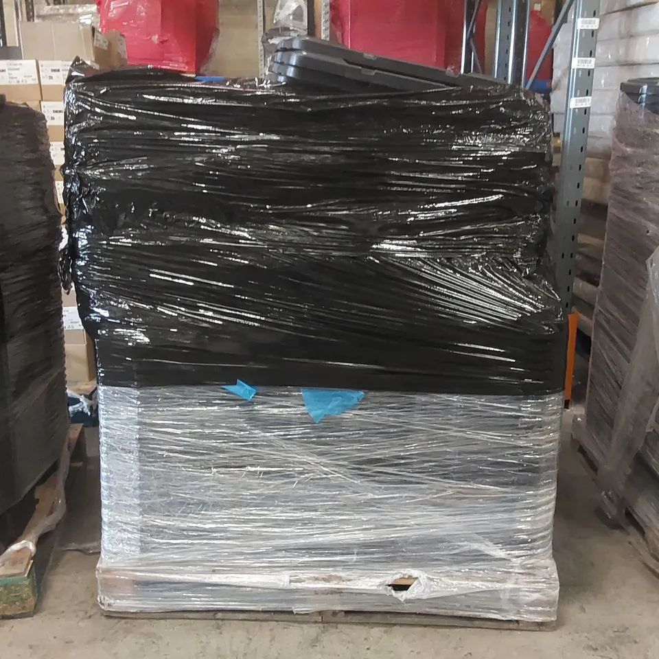 PALLET CONTAINING A VERY LARGE QUANTITY OF PLASTIC CONTAINER LIDS