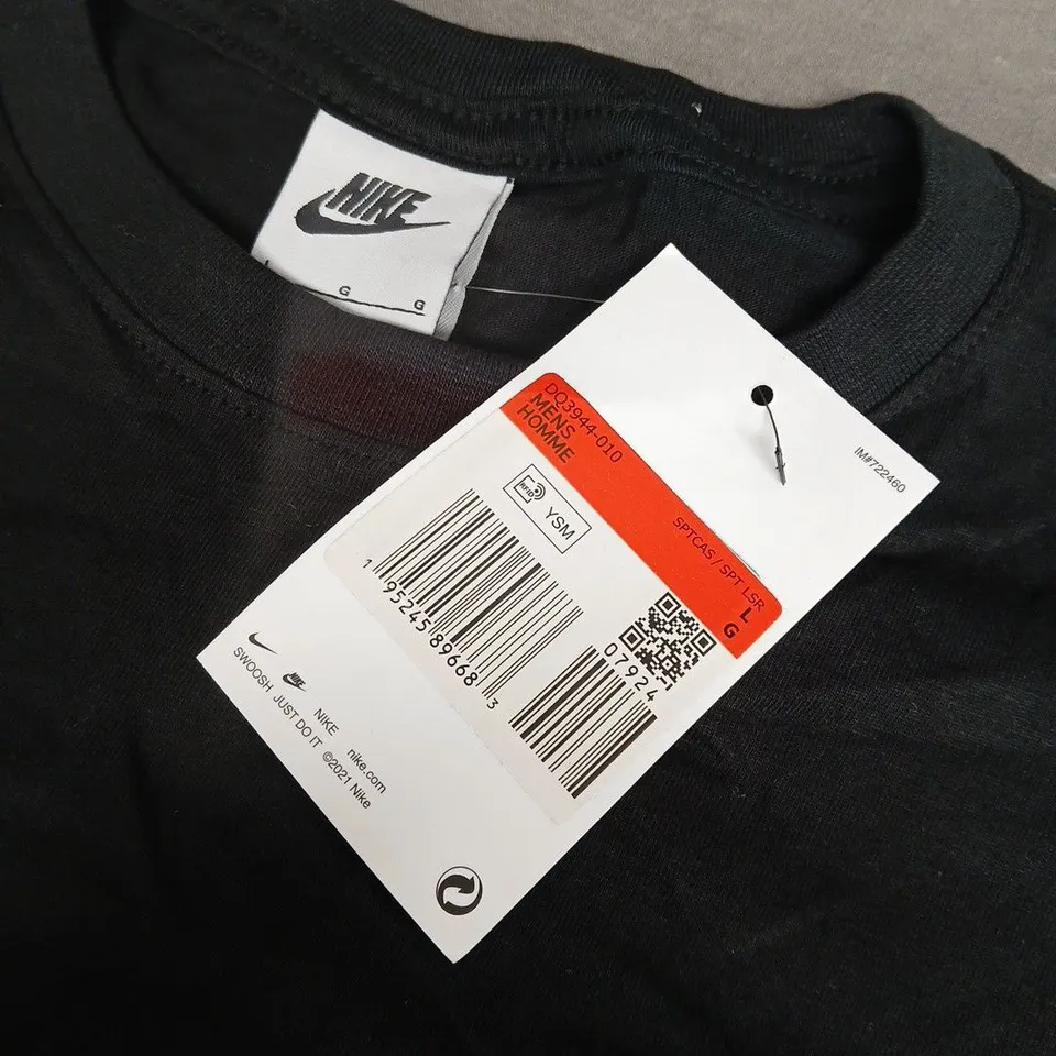 NIKE MENS LOGO T-SHIRT IN BLACK - L