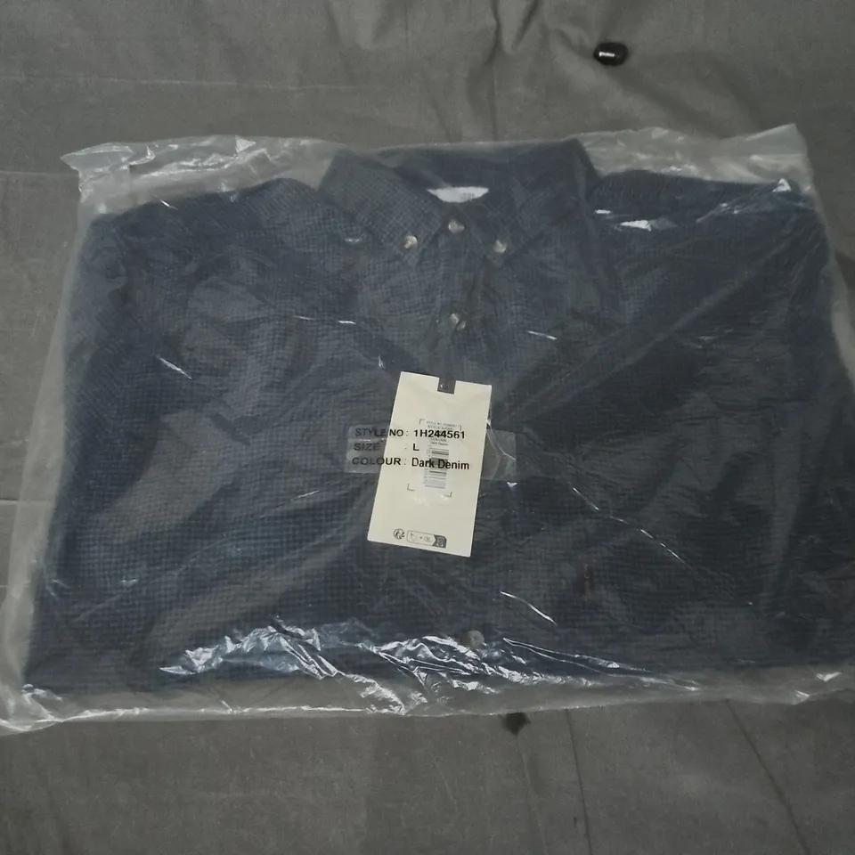 BAGGED OKYO LAUNDRY DENIM SHIRT – DARK DENIM – SIZE L