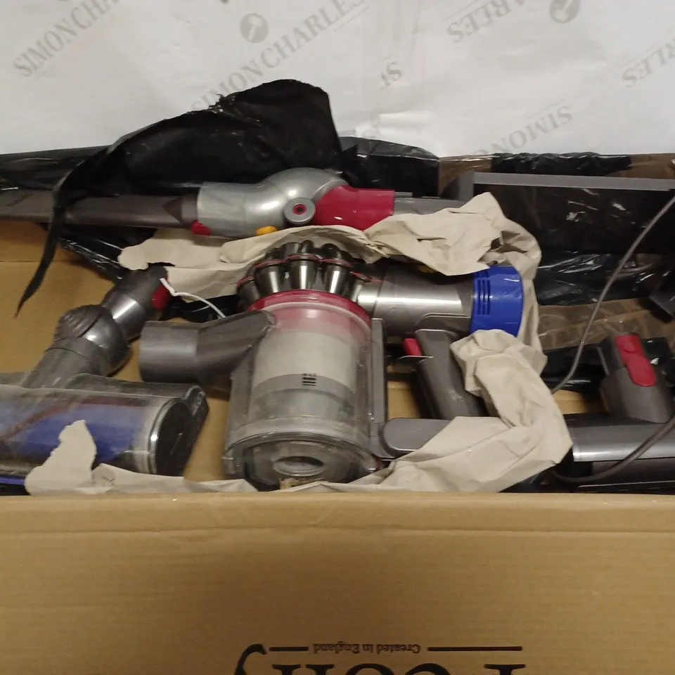 DYSON ANIMAL V8 CORDLESS VACUUM CLEANER 