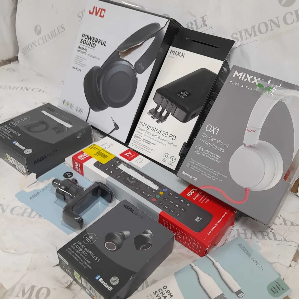 BOX OF APPROXIMATELY 20 ASSORTED ITEMS TO INCLUDE HEADPHONES, TV REMOTE, USB CHARGER ETC