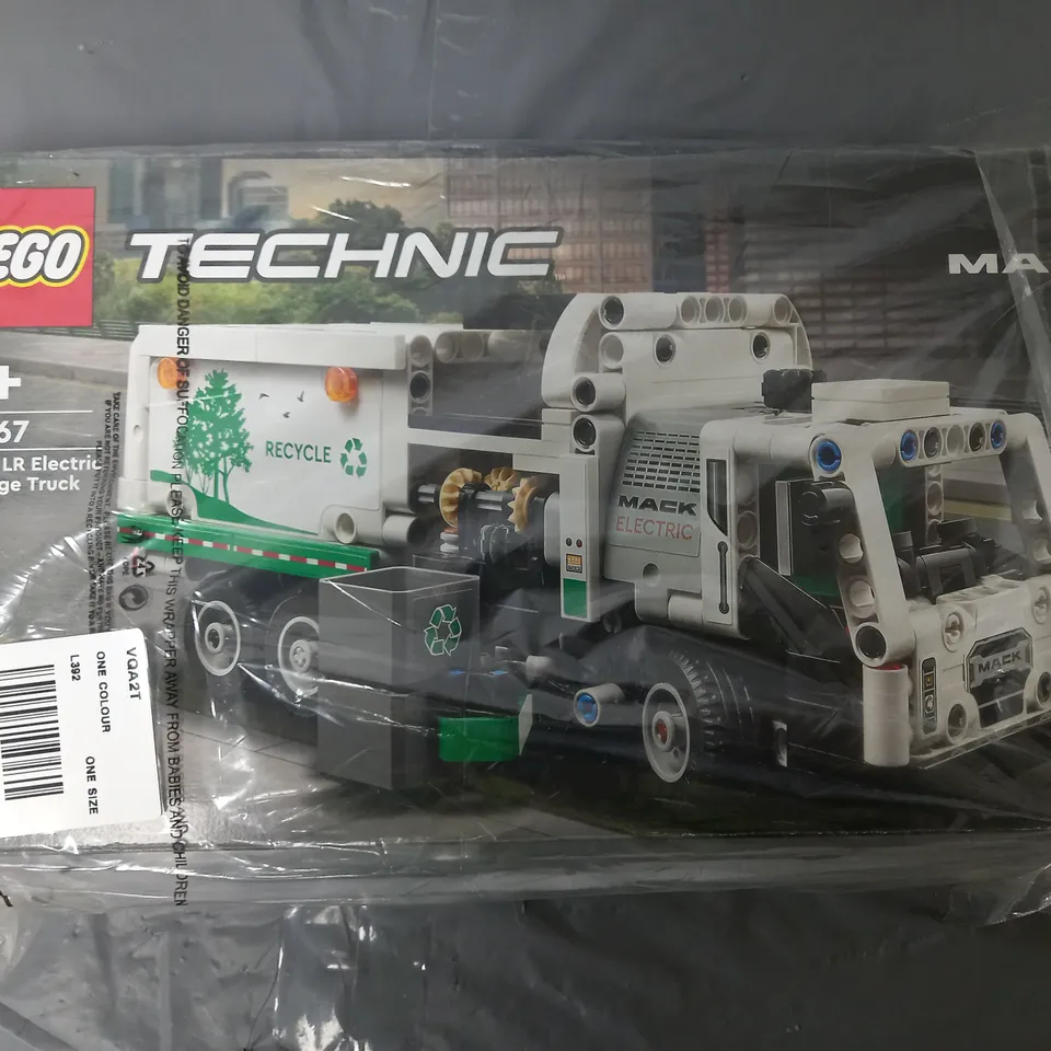 BOXED LEGO TECHNIC ELECTRIC GARBAGE TRUCK RRP £24.99