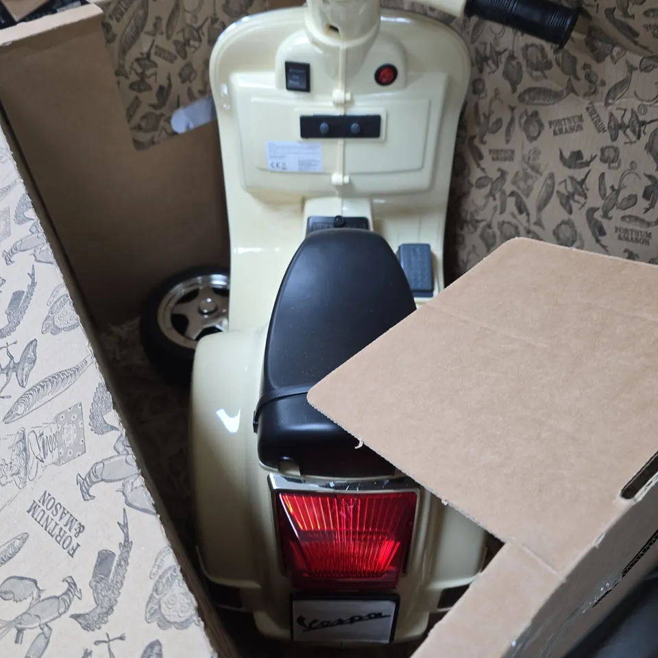 MOVE 6V ELECTRIC VESPA PX 150 RIDE ON