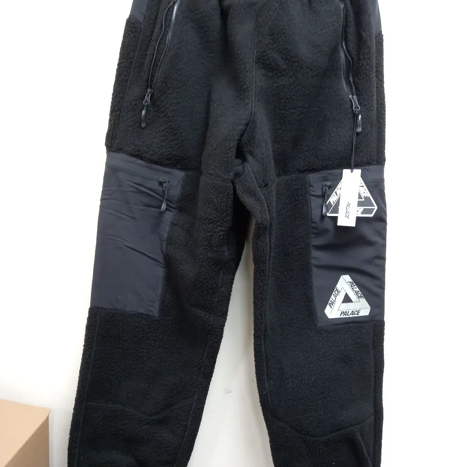 PALACE THERMA FLEECE JOGGERS IN BLACK - SMALL