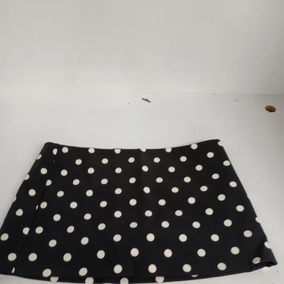 BERSHKA WOMEN'S BLACK POLKA DOT SKIRT – UK SIZE XL