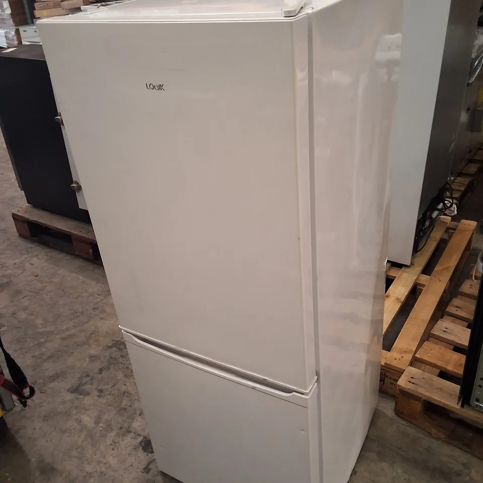 LOGIK LE55CW22 60/40 FRIDGE FREEZER - WHITE