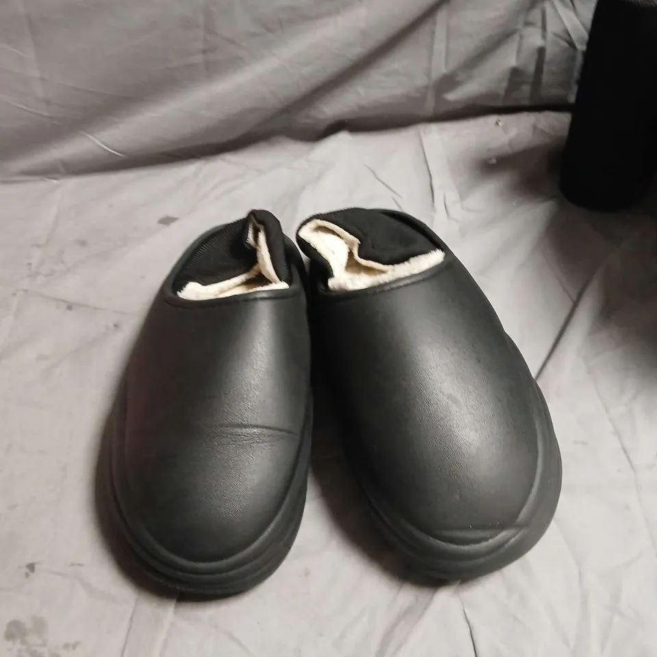 BOX OF APPROXIMATELY 18 PAIRS OF ASSORTED SHOES IN VARIOUS COLOUR, STYLES AND SIZES