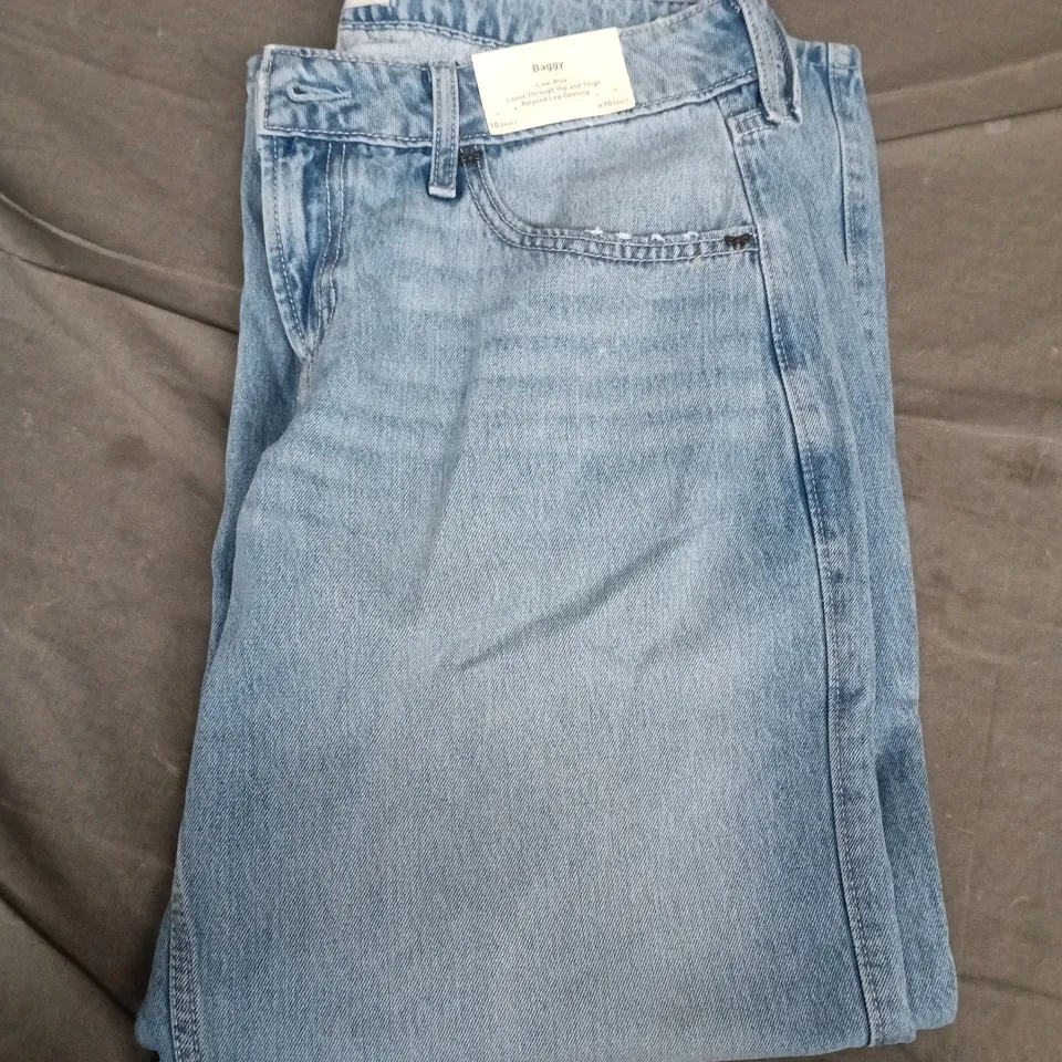 HOLLISTER LOW-RISE BAGGY JEANS – BLUE DENIM, US 10 SHORT / W30 SHORT