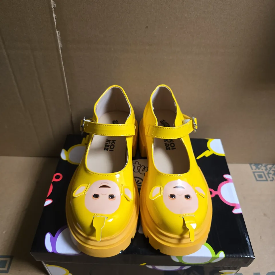 BOXED PAIR OF KOI LA LA TELETUBBIES KIDZ MARY JANES – YELLOW, UK SIZE 1K