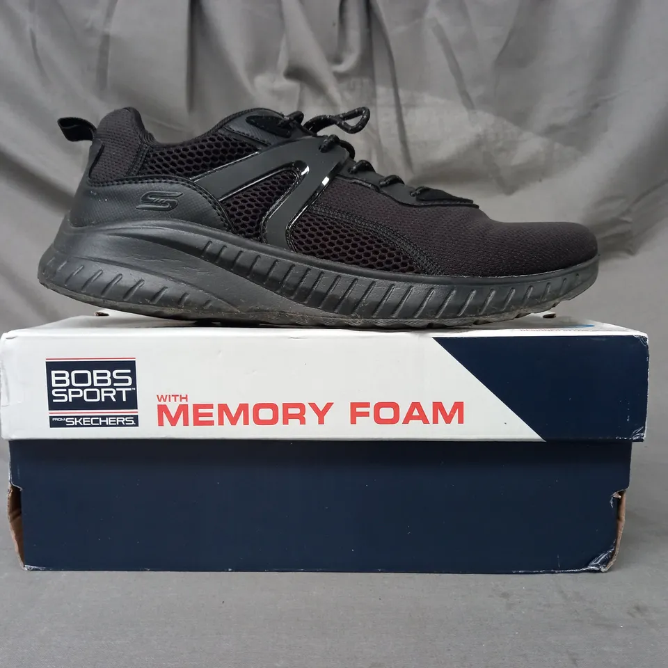 BOXED PAIR OF SKECHERS TRAINERS IN BLACK SIZE 8
