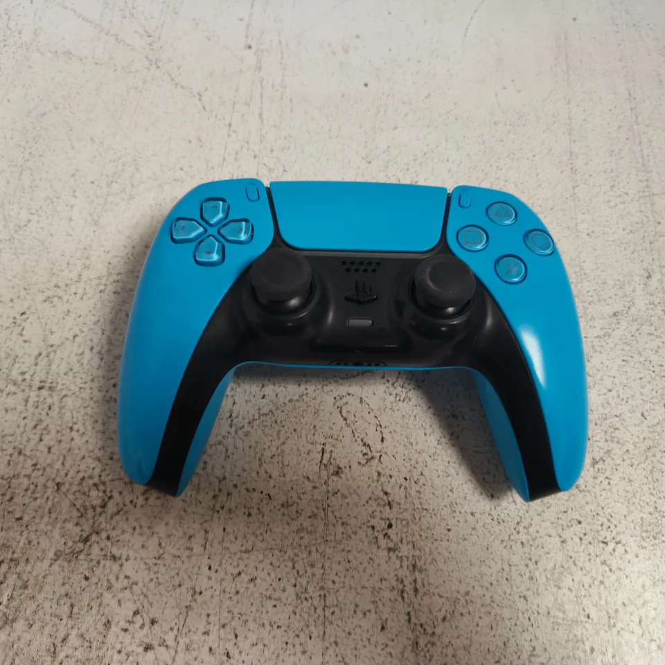 SONY CFI-ZCT1W PLAYSTATION 5 DUALSENSE WIRELESS CONTROLLER IN LIGHT BLUE