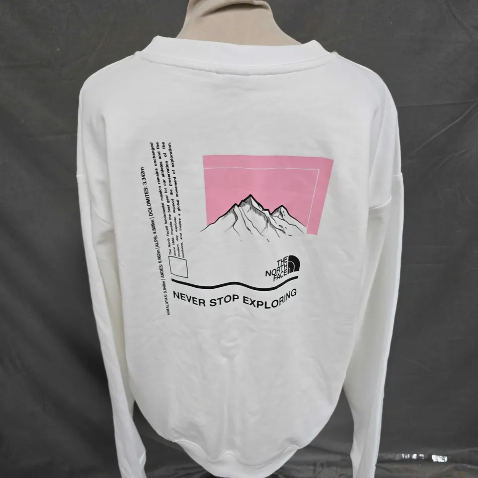 THE NORTH FACE PRINTED CREW NECK SWEATSHIRT IN WHITE SIZE S