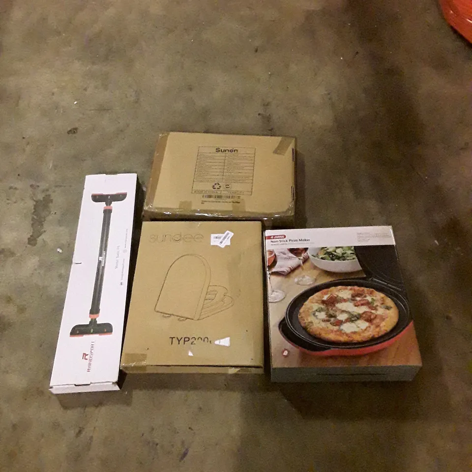 PALLET CONTAINING ASSORTED HOUSEHOLD PRODUCTS INCLUDING TOILET SEATS, COAT RACK, NON-STICK PIZZA MAKER ETC