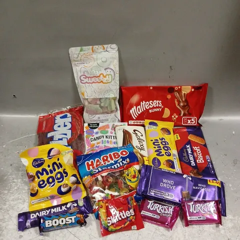 APPROXIMATELY 12 ASSORTED FOOD & DRINK ITEMS TO INCLUDE - GALAXY SMOOTH MILK - MALTEASERS BUNNY - CADBURY BISCOFF CHOCOLATE - ETC