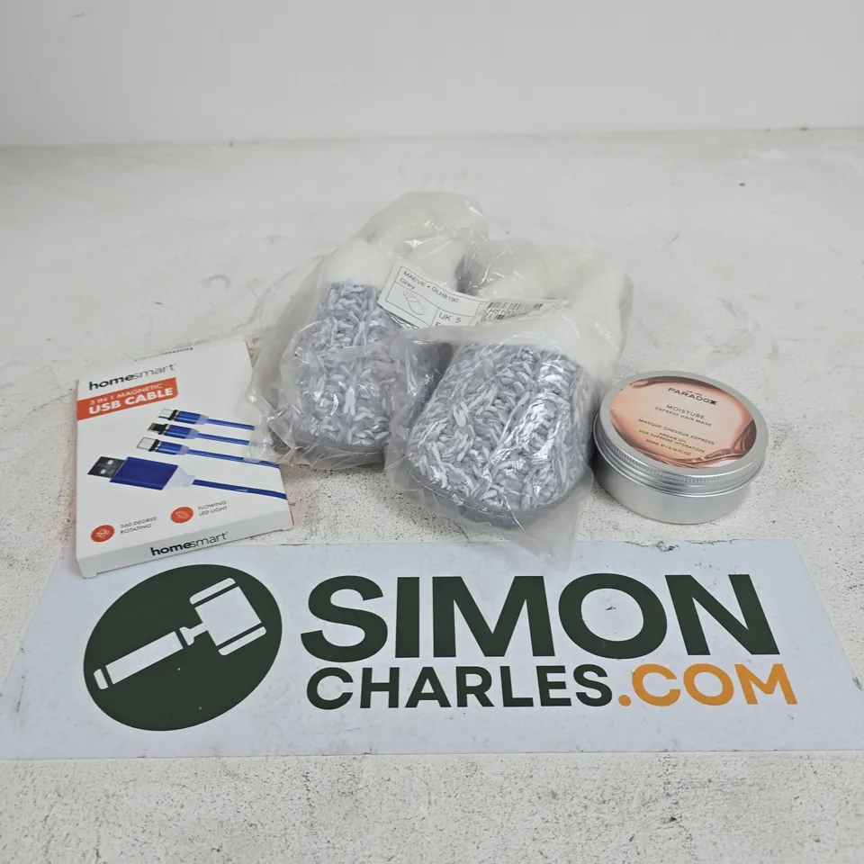 APPROXIMATELY 15 ASSORTED HOUSEHOLD ITEMS TO INCLUDE HAIR MASK, CHARGING CABLES, SLIPPERS ETC