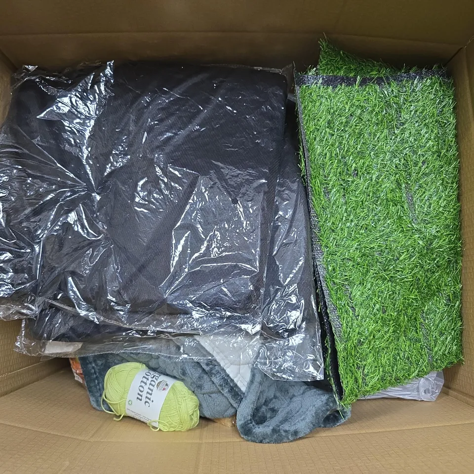 APPROXIMATELY 15 ASSORTED HOUSEHOLD PRODUCTS TO INCLUDE WOOL, BLANKET AND PILLOWA