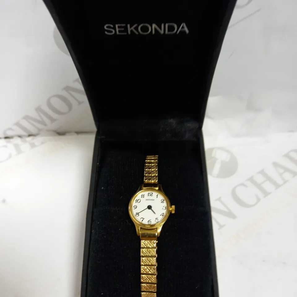 SEKONDA GOLD EFFECT WRIST WATCH WITH BRACELET STYLE STRAP