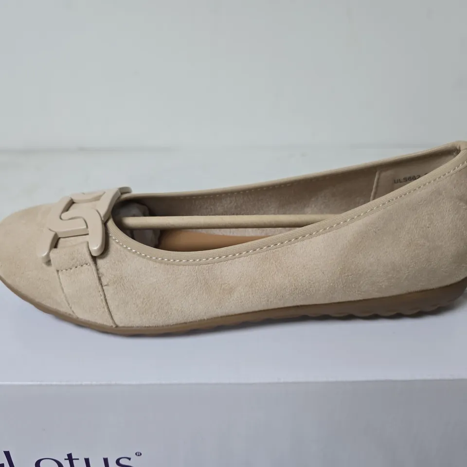 BOXED LOTUS ELENI SHOES, NATURAL - SIZE EU 39