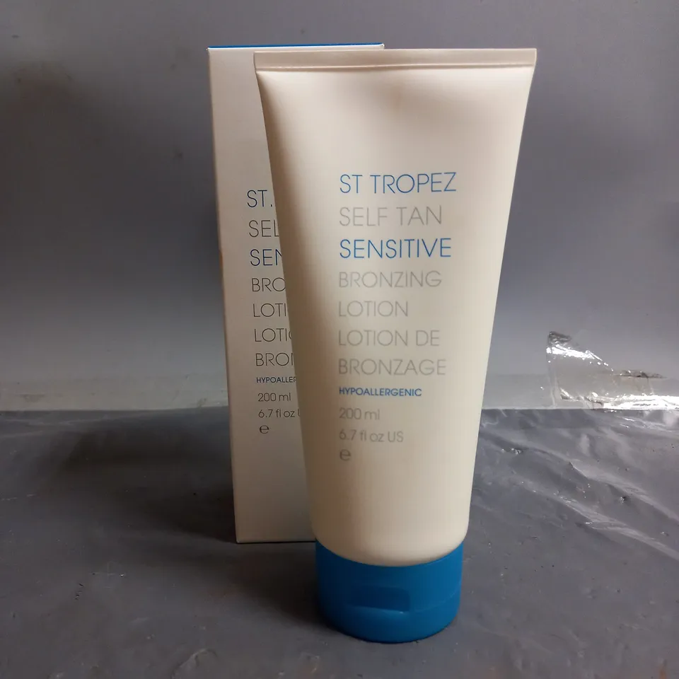 BOX OF 6X200ML ST TROPEZ SENSITIVE BRONZING LOTION