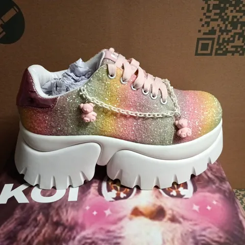 BOXED KOI KIDS' GLITTER RAINBOW PLATFORM SNEAKERS IN PINK/GOLD GRADIENT - UK 6