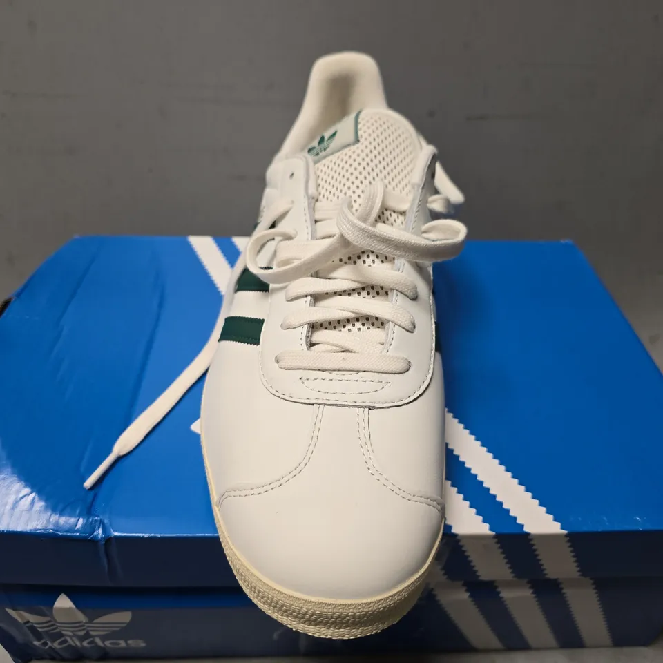 ADIDAS GAZELLE TRAINERS IN WHITE & GREEN - SIZE 12