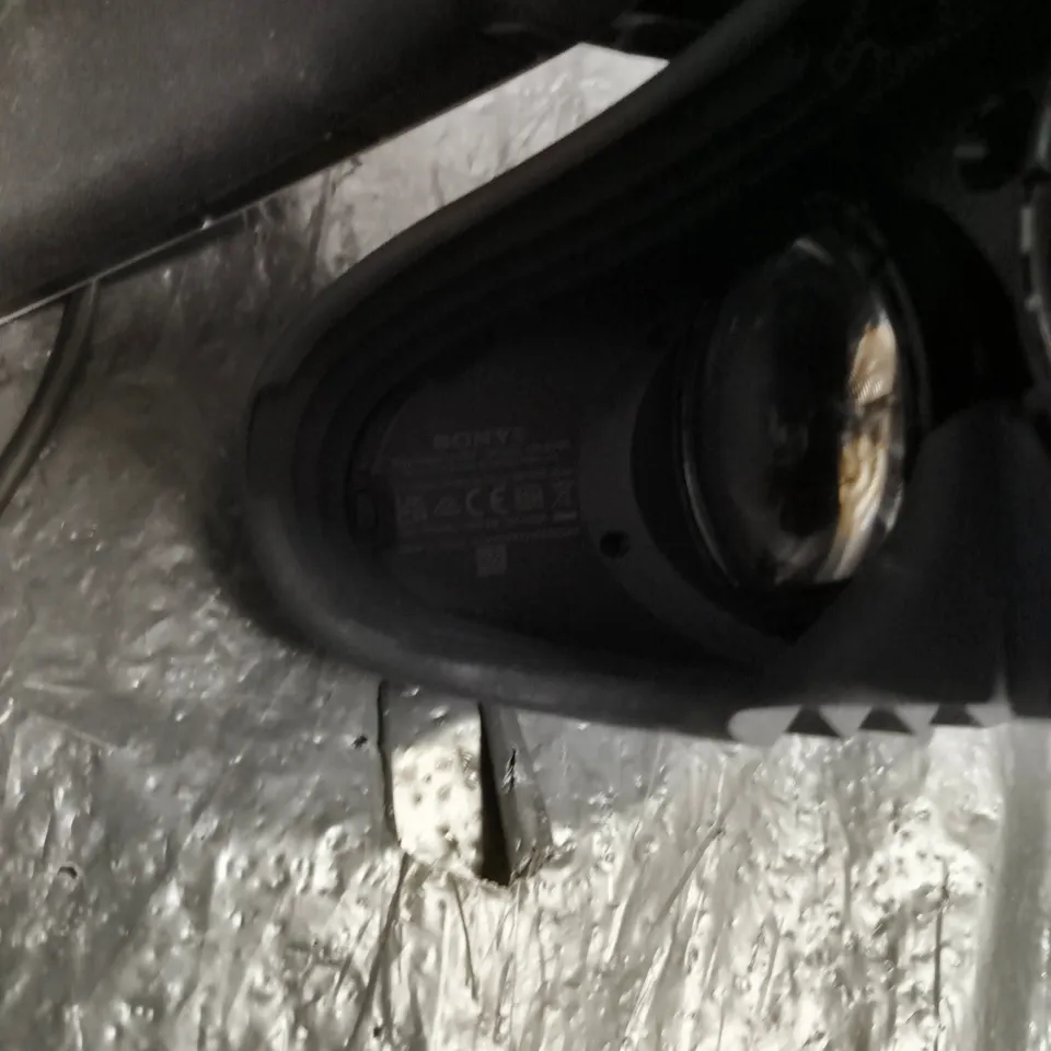 SONY PLAYSTATION VR HEADSET (ORIGINAL) – WHITE/BLACK