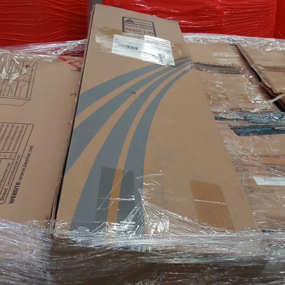 PALLET OF ASSORTED ITEMS INCLUDING: CHAIR, DESK, CABINET