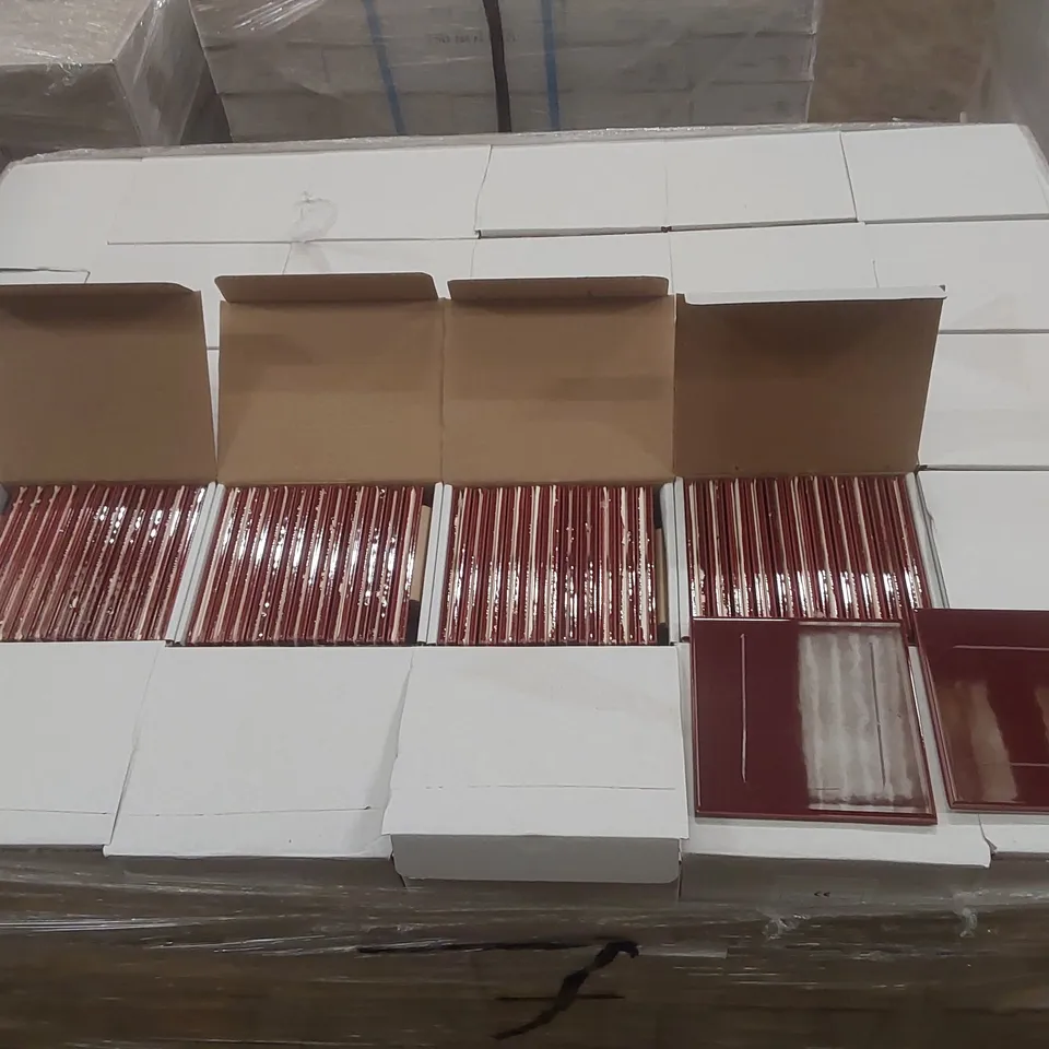 PALLET CONTAINING APPROXIMATELY 140x BOXES OF CERAMIC TILES