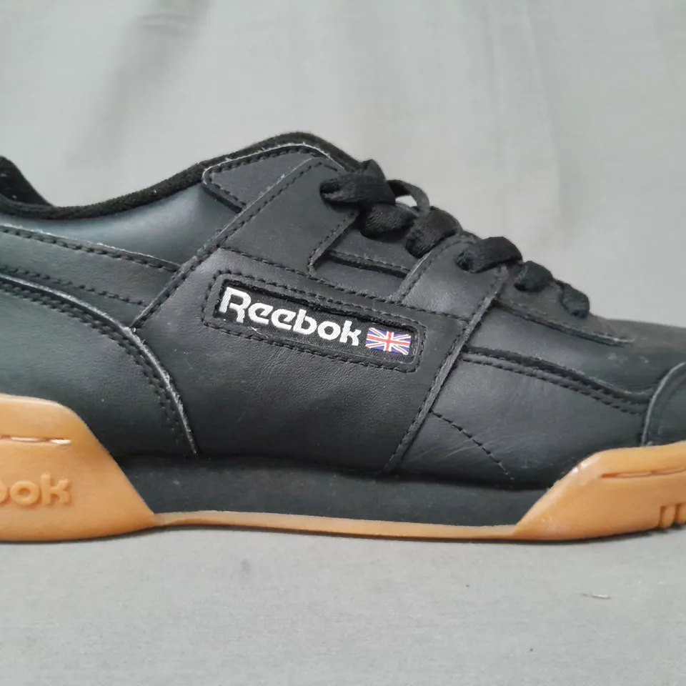 PAIR OF REEBOK SHOES IN BLACK UK SIZE 5.5